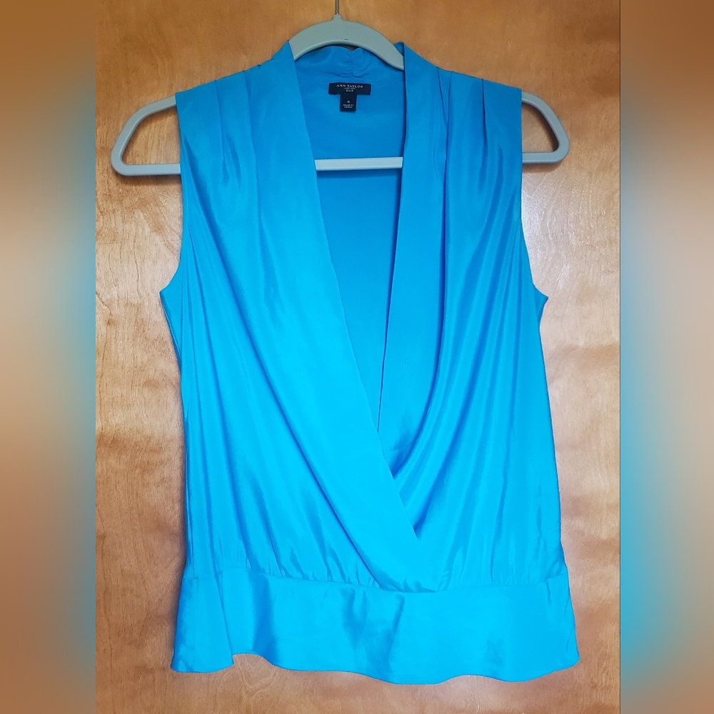Ann Taylor Blue Solid Brunch Blouse Size Small [4] 100% SILK